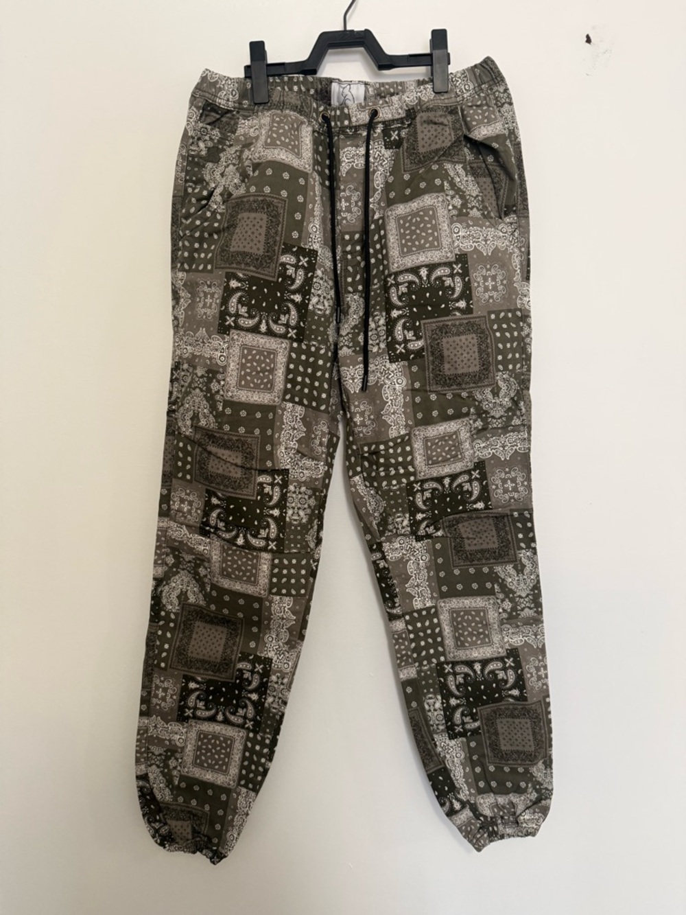 Men's Olive Bandana-Print Jogger Sweatpants with Drawstring
